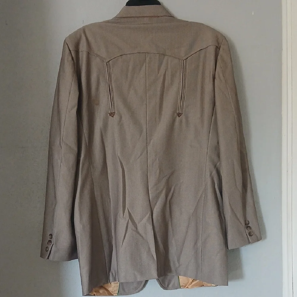 Elegant Men's Brown Blazer